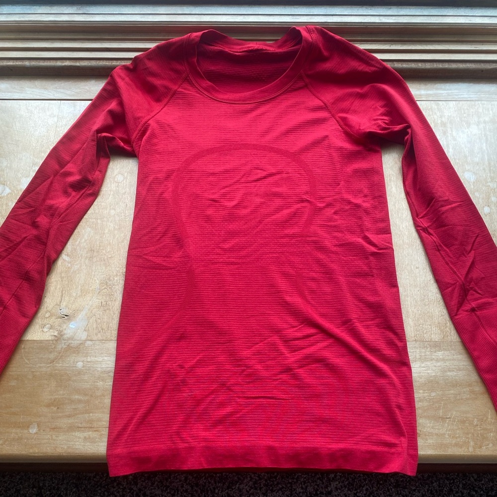 Lululemon Womens shirt